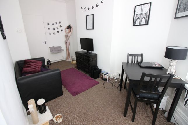 33, Connaught Road, Cardiff photo 2