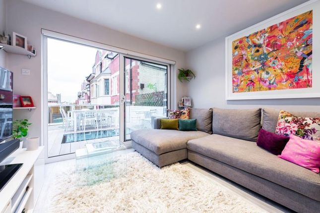Thumbnail Mews house to rent in Mulberry Close, Hampstead, London