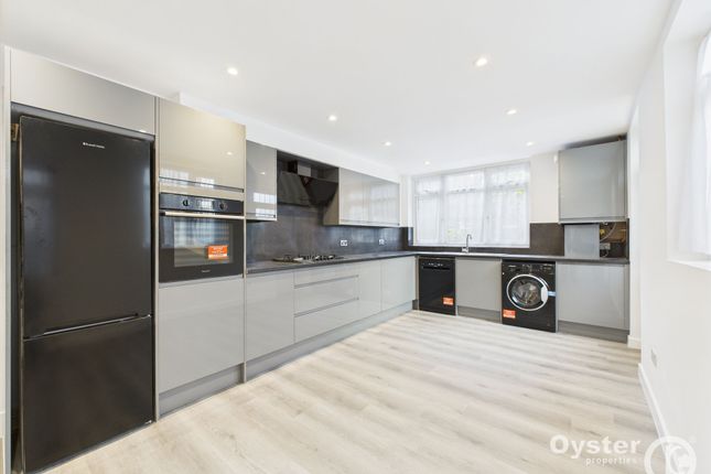 15 Weymouth Avenue, London photo 2