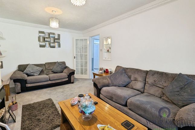 48, Wade Close, East Sussex photo 3
