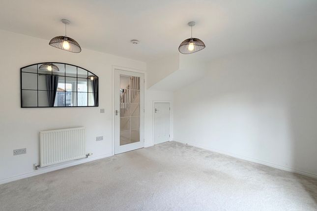 31 Plough Drive, Glasgow photo 4