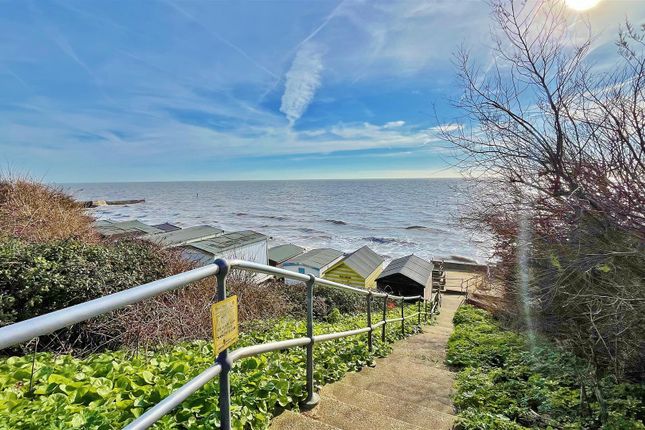 532, Eastcliff, Walton-on-the-Naze photo 4