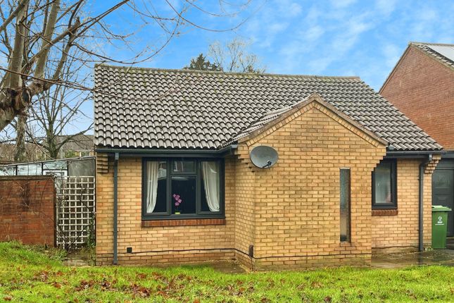 2-bed house on 1, Thornford Drive, Swindon, £270,000
