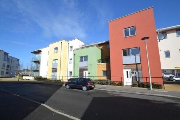 Flat to rent in Merchant Square, Bristol