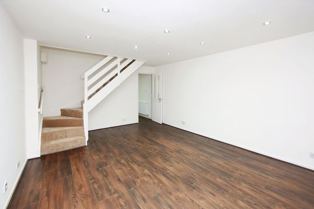 15, Forest Close, Telford photo 3