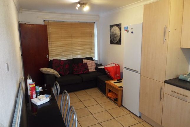 Room to rent in Leahurst Crescent, Harborne, Birmingham