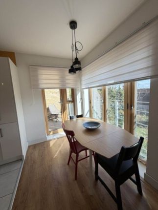 8 Royal House, Church Road, London photo 3