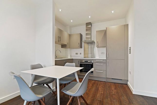 Flat 69, Samuel Building,, 48 Shackleton Way, London photo 4