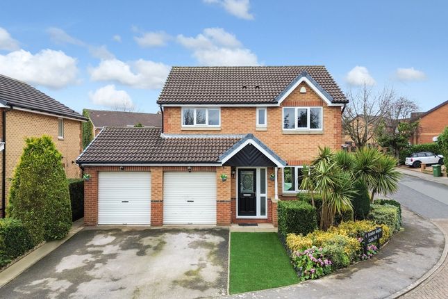 Detached house for sale in Airedale Heights, Wakefield, West Yorkshire