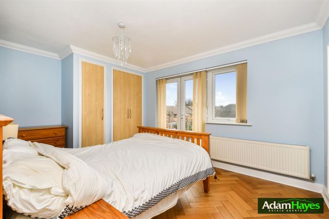 19a Juliana Close, London photo 3