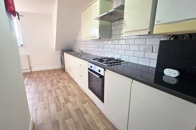 Flat 3, 258 Green Lane, Ilford, Ilford photo 2