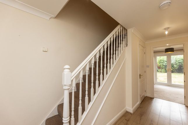 20, Willowbridge Close, Castleford photo 4