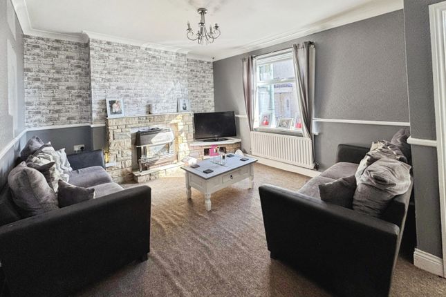 7, Hall Terrace, Willington photo 2