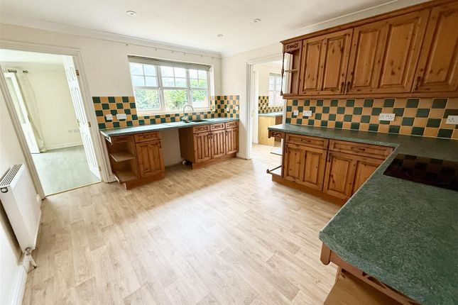 2, Bower Close, Great Yarmouth photo 3