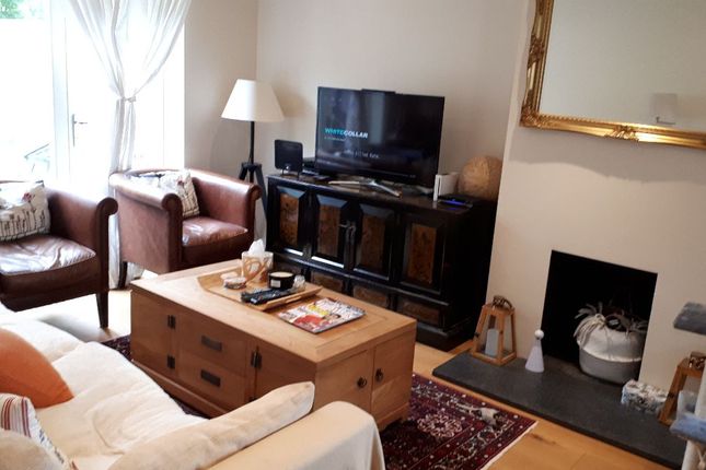 3 Carlton Road, Redhill photo 4