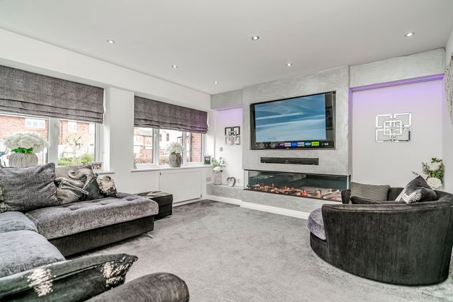 2 De Trafford Place, Leyland photo 3