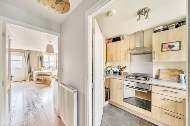 84, Walker Drive, Oxfordshire photo 2