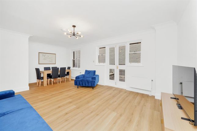 Flat 17 Tennyson Court, Dorset Square, London photo 4