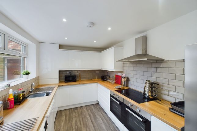 Room 2, 15 Mitchell Street, Hartlepool photo 4