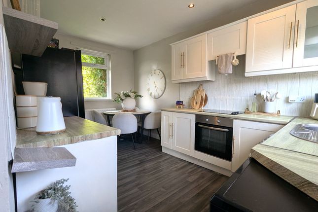 56 Malone Gardens, Birtley photo 3