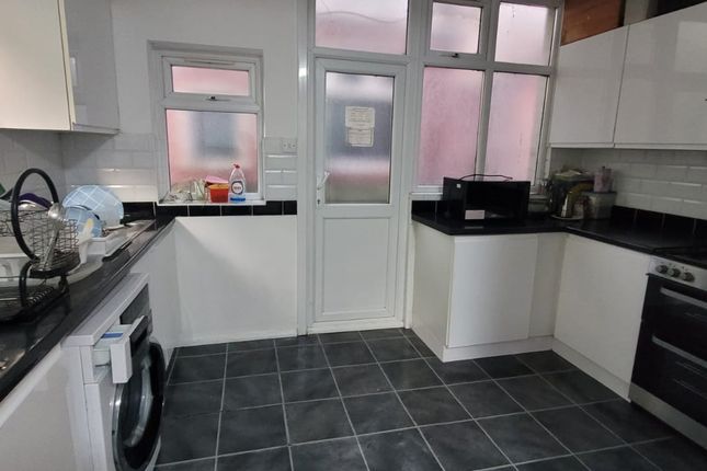 9, Courtleigh Gardens, London photo 2