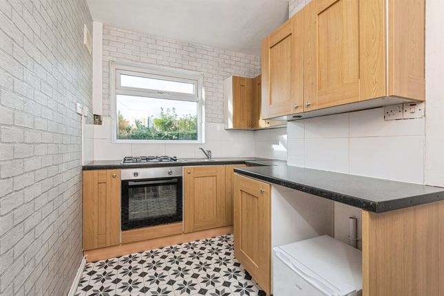 95, Edge Avenue, Dewsbury photo 2