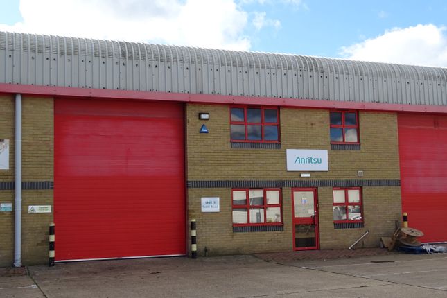 Warehouse to let in Scott Road Industrial Estate, Luton