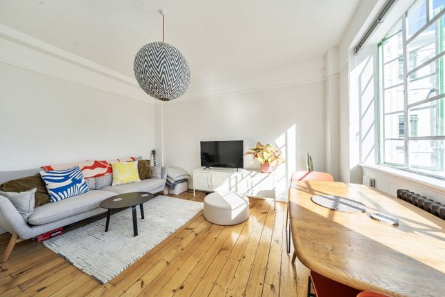 Flat 69, Taymount Grange,, Taymount Rise, London photo 4