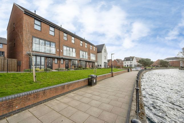 4-bed house on 15, Lapwing Close, Doncaster, £310,000