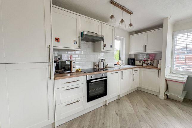 55, Lundy Close, Southend on Sea photo 4