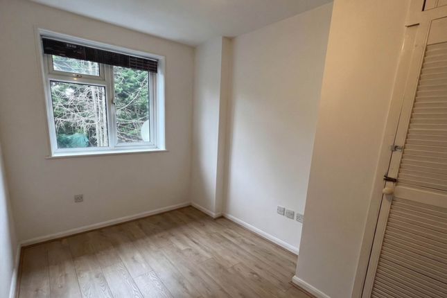 72 Birdbrook Road, London photo 3