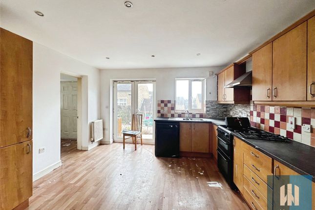 12, Rordin Heights, Huddersfield photo 2