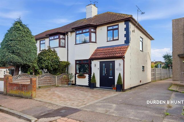 3-bed house on 4 Lympstone Close, Westcliff-On-Sea, £450,000