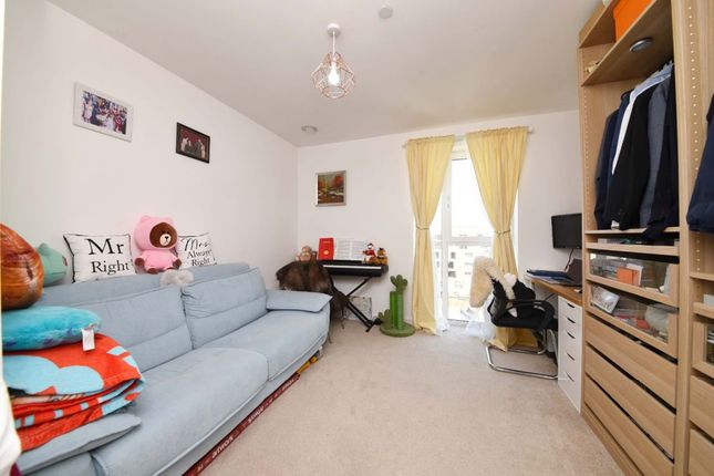 Woodlark apartment ,Damsel Walk, Hendon photo 3