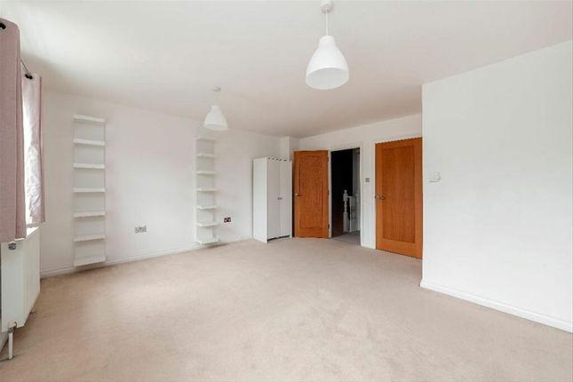 9, Brooklands Road, Weybridge photo 4
