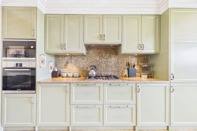 60 Constance Crescent, Hayes, Kent photo 3