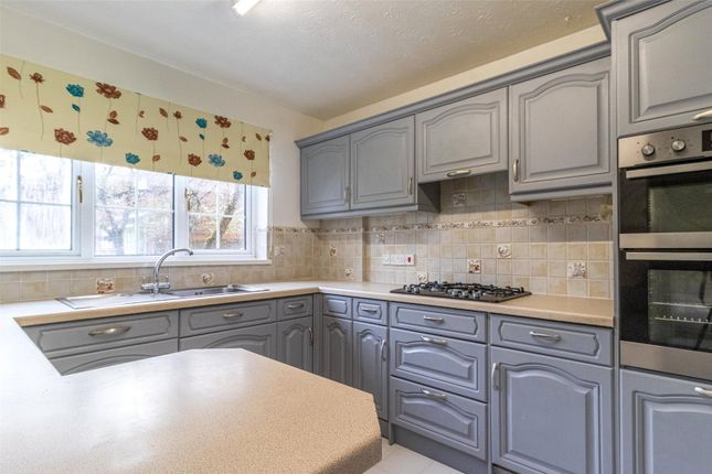 Detached house to rent in Gainsborough Way, Swindon, Wiltshire