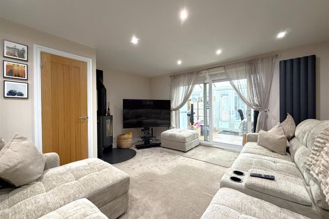 30, Clarks Lane, Newark photo 4