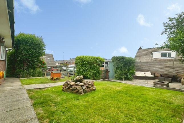 1, Davenport Close, Leek photo 4