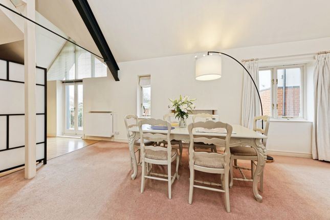 2, Holman Mews, Kent photo 4