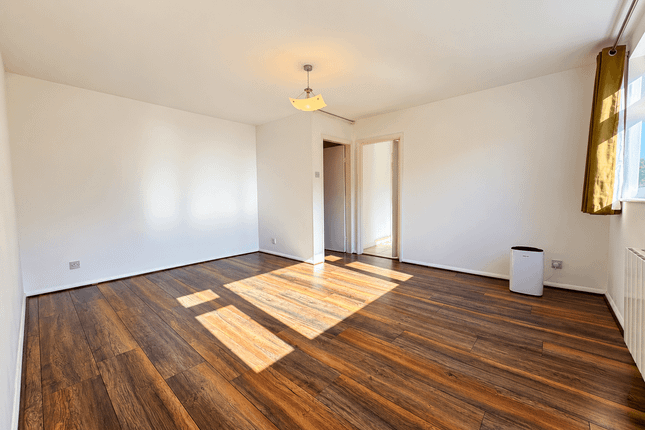 72 Haig Court, CHELMSFORD photo 2