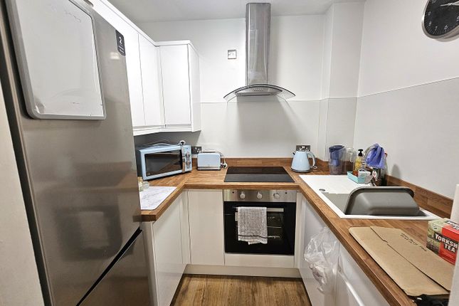 Flat 6 Grace Darling House, 9 Vallis Close, Poole photo 4