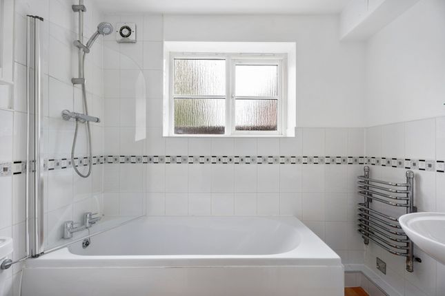 3 Idaho Court, Wycombe Road, Prestwood photo 4