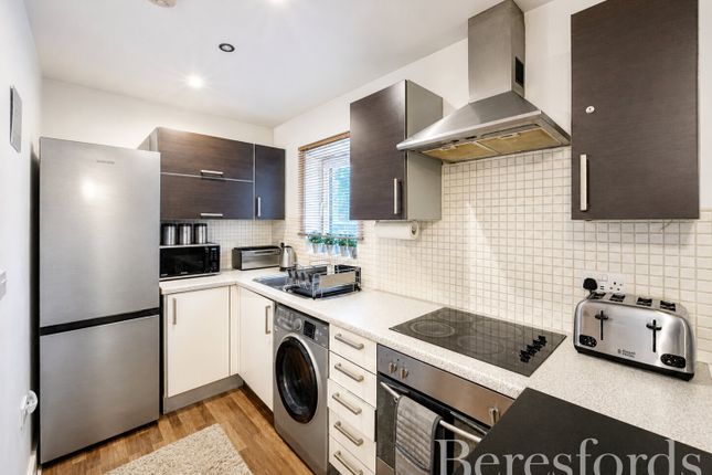 1, Brant Court, Romford photo 5