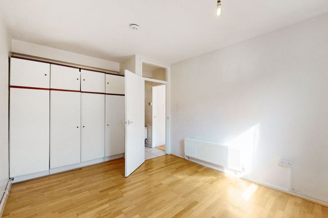 11 Hood Court, Mayton Street, Holloway photo 3