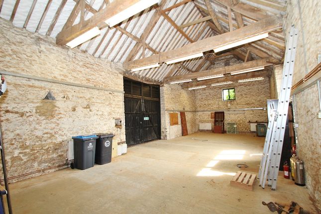 Knibbs Barn, 90 Manor Road, Woodstock photo 4