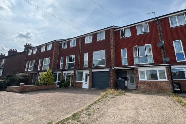3-bed house on 48, Bellingdon Road, CHESHAM, £2,300/mo