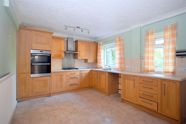 Henfield Road, Eastbourne photo 3