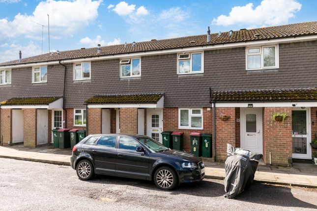 Thumbnail Flat for sale in Saltdean Close, Crawley