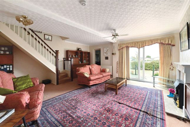17, Trinity Close, Surrey photo 2